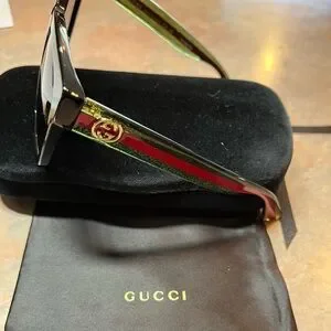 Gucci | Accessories | Gucci Womens Sunglasses With Black  display picture 3
